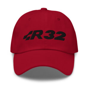 Casquette "Golf R32" : Montrez votre passion pour la légendaire Golf R32 avec cette casquette exclusive de Shopnetwork Racing. Arborant l'inscription "R32" brodée avec précision à l'avant, cette casquette capture l'essence et la puissance de cette youngtimer iconique. Conçue pour les vrais passionnés, elle allie style, confort et attachement à l'une des sportives les plus emblématiques de Volkswagen. Disponible uniquement sur Shopnetwork Racing, ajoutez-la dès maintenant à votre collection pour afficher fièrement votre amour pour la Golf R32.