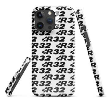 Sublimez votre téléphone avec la coque iPhone Golf R32, un hommage à l’une des sportives les plus emblématiques de Volkswagen. Inspirée par l’iconique Golf R32, cette coque allie style, protection et une touche de nostalgie pour les amateurs de performances haut de gamme. Protection optimale : Préservez votre iPhone des chocs et rayures avec une coque légère mais résistante. Design exclusif : Le logo R32 rappelle le caractère puissant et raffiné de ce modèle légendaire. Finition haut de gamme : Fabriquée avec des matériaux premium pour un toucher agréable et une durabilité exceptionnelle. Idéale pour les fans de la Golf R32 et les passionnés d’automobile, cette coque est l’accessoire parfait pour afficher votre amour de la performance et de l’élégance. Offrez à votre téléphone un style unique, digne de l’héritage R32.