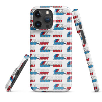 Affichez votre admiration pour une véritable légende de l’automobile avec la coque iPhone BMW M3 E30, un hommage à l’icône des années 80 qui a marqué l’histoire du sport automobile. Inspirée par l’emblématique BMW M3 E30, cette coque premium associe style intemporel et protection fiable pour votre téléphone. Protection solide : Conçue pour protéger efficacement votre iPhone des chocs et rayures, tout en restant élégante et légère. Design mythique : Le logo M3 E30 et des détails subtils rappellent la puissance et le raffinement de ce modèle légendaire. Matériaux haut de gamme : Une finition impeccable pour un toucher agréable et une durabilité exceptionnelle. Idéale pour les passionnés de la M3 E30 et de l’univers BMW Motorsport, cette coque est un accessoire indispensable pour combiner protection et style. Montrez au monde votre attachement à une légende intemporelle.