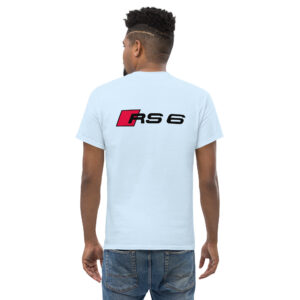 Montrez votre passion pour l'Audi RS6 avec ce t-shirt au style élégant et sportif. Le logo "RS6" est imprimé en petit côté cœur à l'avant pour une touche discrète, et en grand dans le dos pour un impact visuel saisissant. Fabriqué en coton de haute qualité, il garantit confort et durabilité tout en affirmant votre attachement à la gamme RS. Disponible en exclusivité sur Shopnetwork Racing.