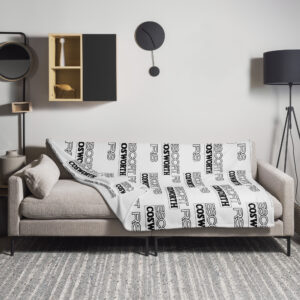 Apportez une touche de confort et de passion automobile à votre intérieur avec ce plaid dédié à la légendaire Ford Escort RS Cosworth. Le logo emblématique est imprimé sur toute la surface, offrant une esthétique unique et dynamique. Idéal pour se détendre après une journée ou pour protéger vos sièges lorsque vous transportez votre animal de compagnie dans votre Ford Escort RS Cosworth. Disponible en exclusivité sur Shopnetwork Racing !