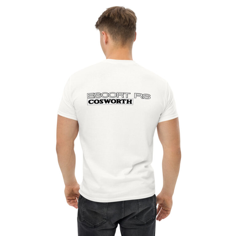 Montrez votre passion pour l'iconique Ford Escort RS Cosworth avec ce t-shirt unique. Le logo est imprimé avec précision en petit côté cœur à l’avant et en grand format dans le dos, mettant en valeur la puissance et le style légendaire de cette sportive mythique. Confortable et moderne, il est parfait pour les amateurs de voitures de caractère. Disponible exclusivement sur Shopnetwork Racing !