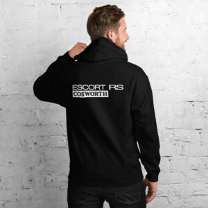 Ce sweat à capuche célèbre l'icône sportive qu'est la Ford Escort RS Cosworth. Le logo emblématique est imprimé en petit côté cœur à l'avant et en grand format au dos, pour une touche de style affirmée. Conçu pour allier confort et passion automobile, ce sweat est un incontournable pour les fans de performances légendaires. Disponible en exclusivité sur Shopnetwork Racing !