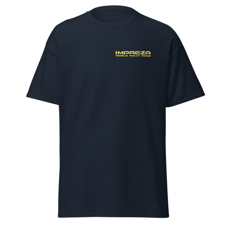 Affichez votre passion pour le rallye avec ce t-shirt inspiré de la légendaire Impreza WRC. Inscription Iconique : "Impreza World Rally Team" en jaune, imprimé côté cœur et en grand au dos. Design Sportif et Épuré : Un hommage au mythe Subaru en toute simplicité. Confort et Qualité : En coton doux et respirant, idéal pour un usage quotidien. Le t-shirt parfait pour tout passionné de Subaru et de sport automobile !