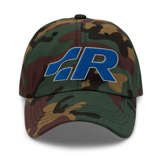 classic-dad-hat-green-camo-front-691f5344cb5ed.jpg Casquette brodée pour les fans de Volkswagen R – Style sportif et élégant